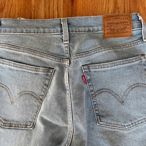 Levi’s Wedgie Straight Jeans - Picture 3 of 5
